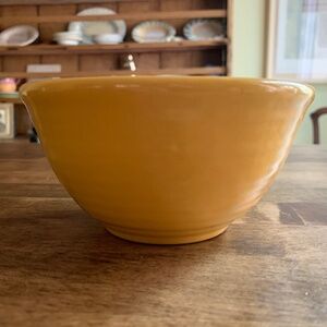 Bauer Ringware Chinese Yellow Fruit Bowl 5.5” Vintage Beehive